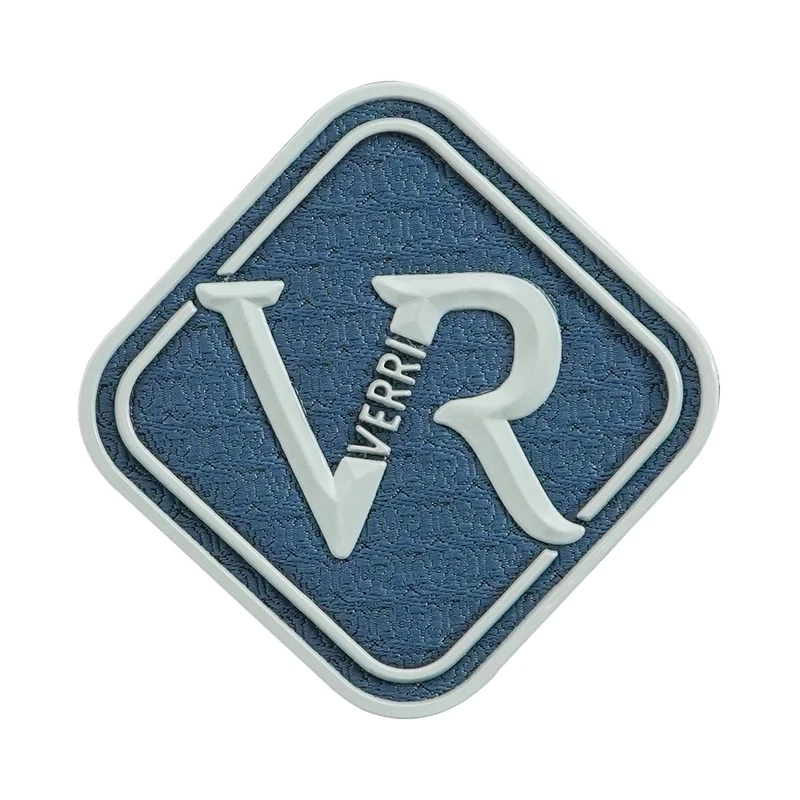 牛仔服饰用 TPU + 织唛复合转烫标