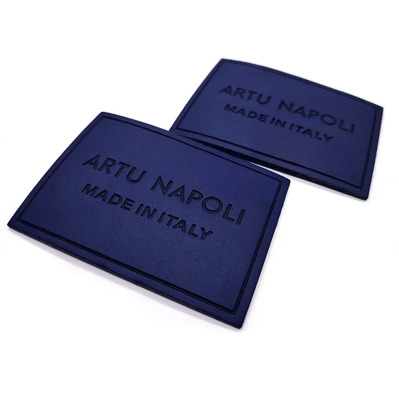 服装用快速缝制皮革标 —— 电压文字压纹蓝色皮革标 - 图片 2