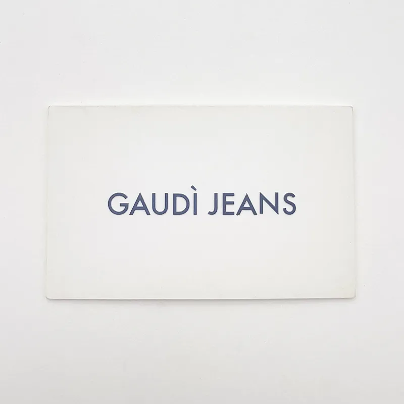 印花白色仿皮标