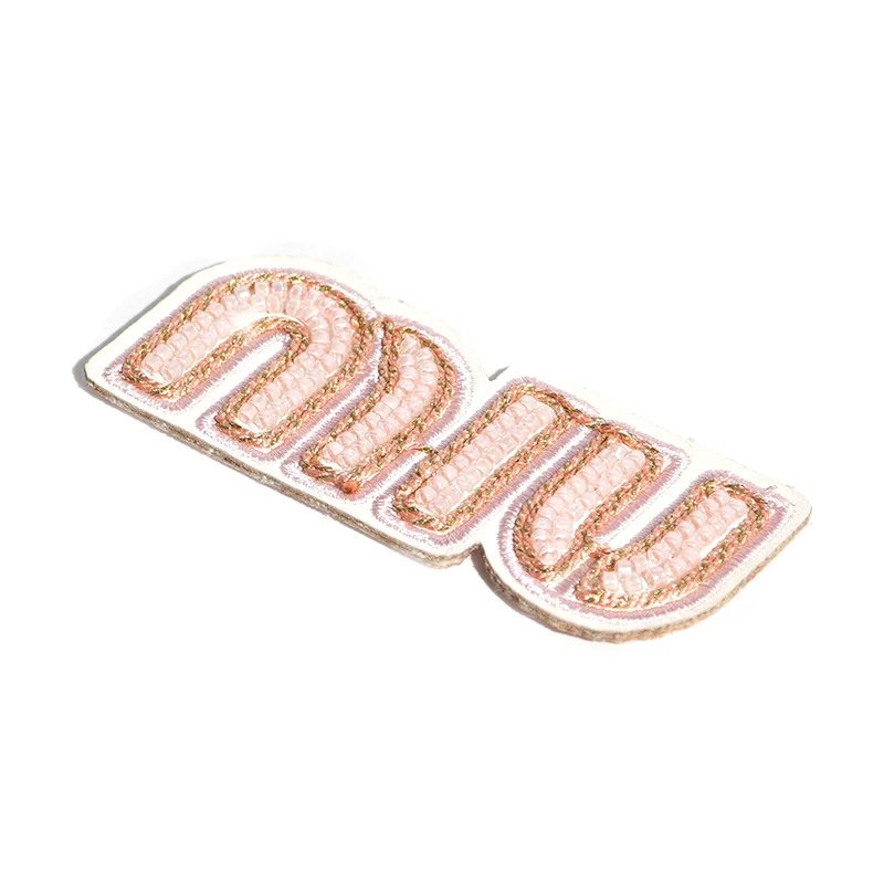 miu 字母浅粉珠管绣装饰贴 甜美轻奢风服饰补丁--适合轻奢包包、帽子 - 图片 3